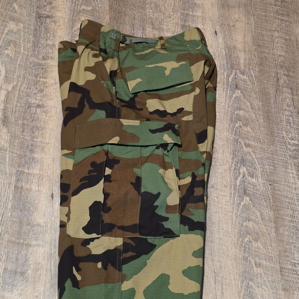 Military BDU Cargo Pants Men's Med-Reg Green Woodland Camo Still Crisp Hunting - Picture 5 of 10